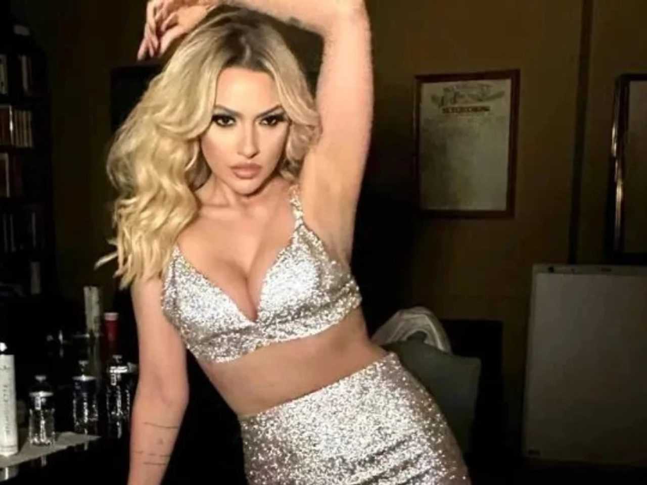 Hadise'nin Cesur Paylaşımı Sosyal Medyayı Salladı 4 Hadisenin Cesur Paylasimi Sosyal Medyayi Salladi 5