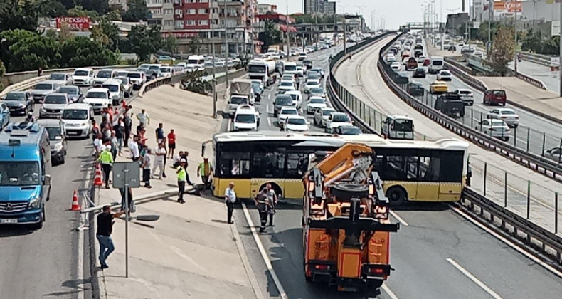 İETT Otobüsü Kazası: D-100 Edirne Yolu Trafiğe Kapandı