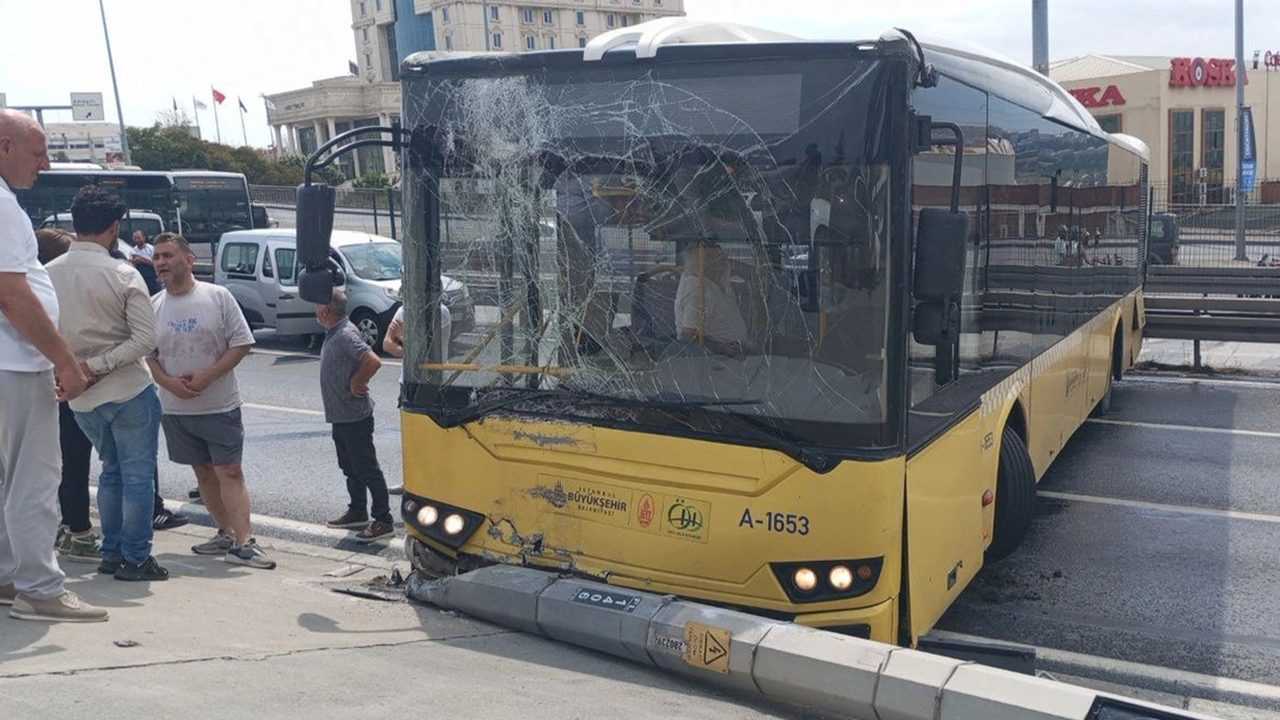 İETT Otobüsü Kazası: D-100 Edirne Yolu Trafiğe Kapandı 2 IETT Otobusu Kazasi D 100 Edirne Yolu Trafige Kapandi 3