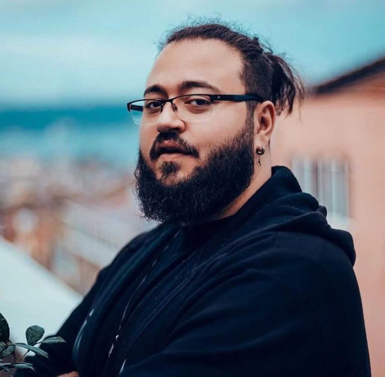 Jahrein Skandali Mustehcen Yayinlar Yuzunden Tutuklandi 4