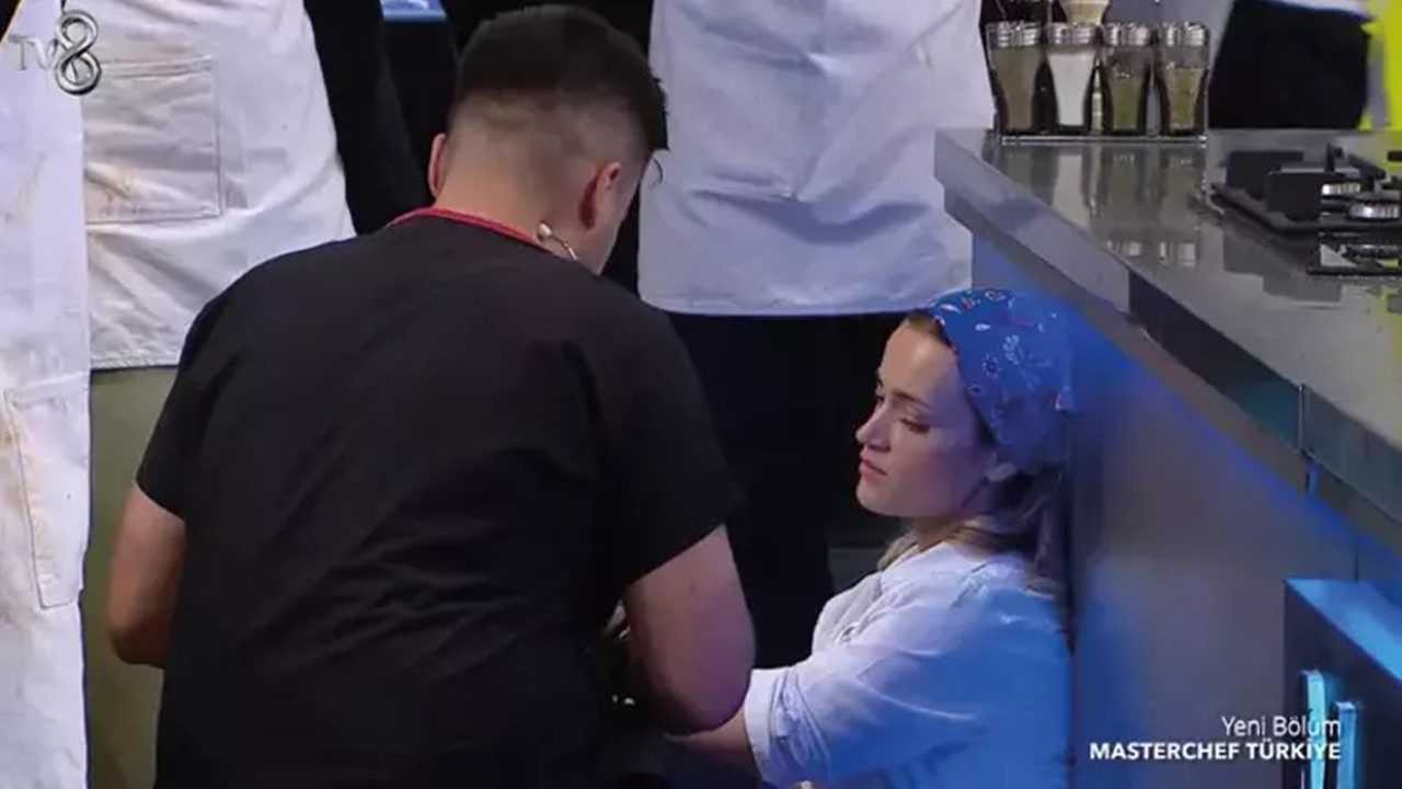 Masterchef'te Kaptanlık Mücadelesi: Eda Bir Anda Fenalaştı 2 Masterchefte Eda Bir Anda Fenalasti 3