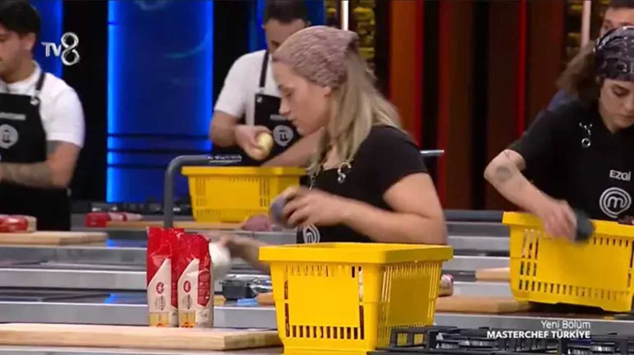 Masterchef'te Gerilim: Beyza Tepki Gösterdi 3 Masterchefte Gerilim Beyza Tepki Gosterdi 5