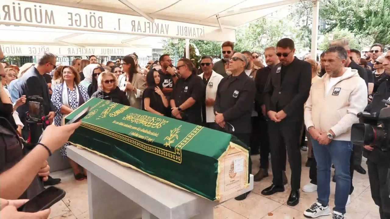 Metin Arolat'a Veda: Sanat Camiasında Yas 1 Metin Arolata Veda Sanat Camiasinda Yas 2