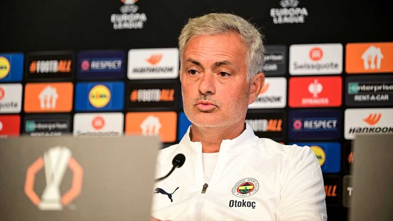 Mourinho'dan Şok Açıklama: 75 Dakika Beklemek Saygısızlık 2 Mourinhodan Sok Aciklama 75 Dakika Beklemek Saygisizlik 3