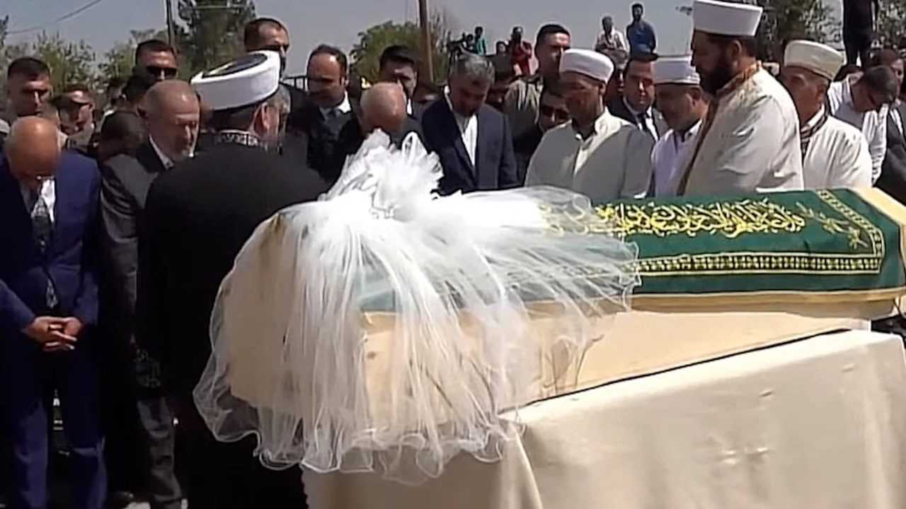 Narin Güran’ın Duvakla Son Yolculuğu 2 Narin Guran Gelinlik Hayali ve Tabutuna Sarilan Duvak 3