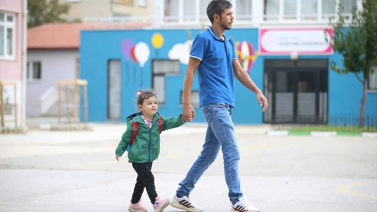 Okula Uyum: Aileler ve Öğrenciler İçin Başlangıç 1 Okula Uyum Aileler ve Ogrenciler Icin Baslangic 1