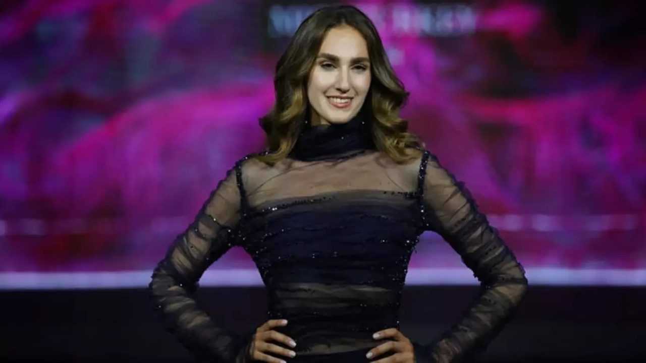 Tıp Mezunu İdil Bilgen Miss Turkey 2024 Güzeli Seçildi 4 Tip Mezunu Idil Bilgen Miss Turkey 2024 Guzeli Secildi 5