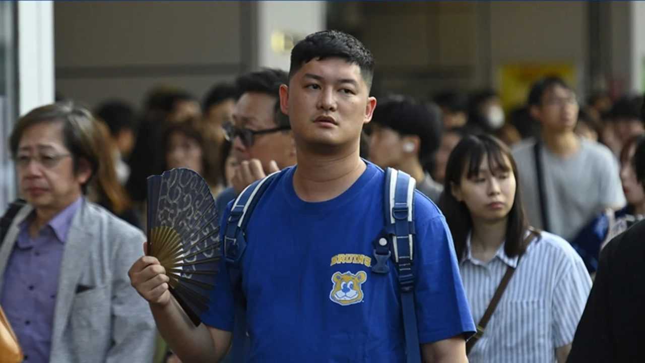 Tokyo'yu Sıcaklık Felaketi Sardı: Ölümler Artıyor 1 Tokyoyu Sicaklik Felaketi Sardi Olumler Artiyor 1