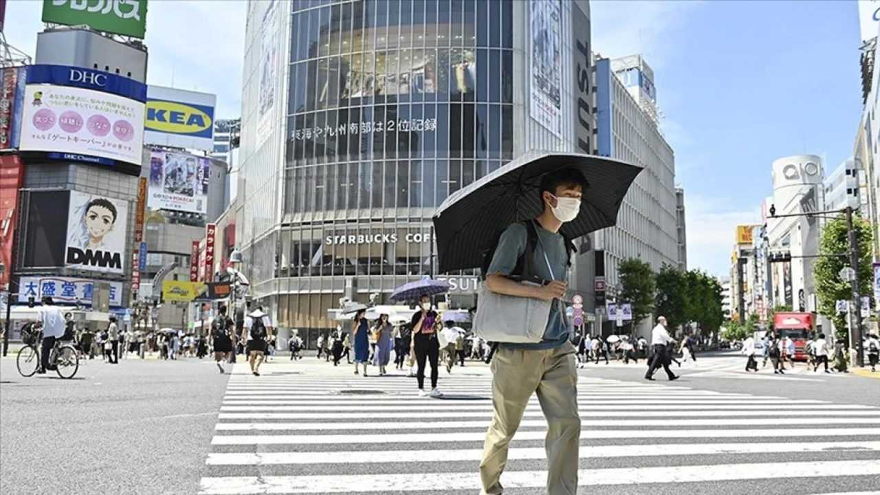 Tokyo'yu Sıcaklık Felaketi Sardı: Ölümler Artıyor 2 Tokyoyu Sicaklik Felaketi Sardi Olumler Artiyor 3