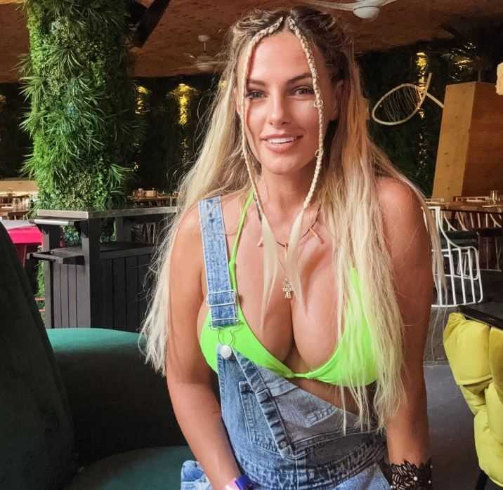 Fenomen Stefania Costache Tecavüze Uğradı! 2 qqwdggf