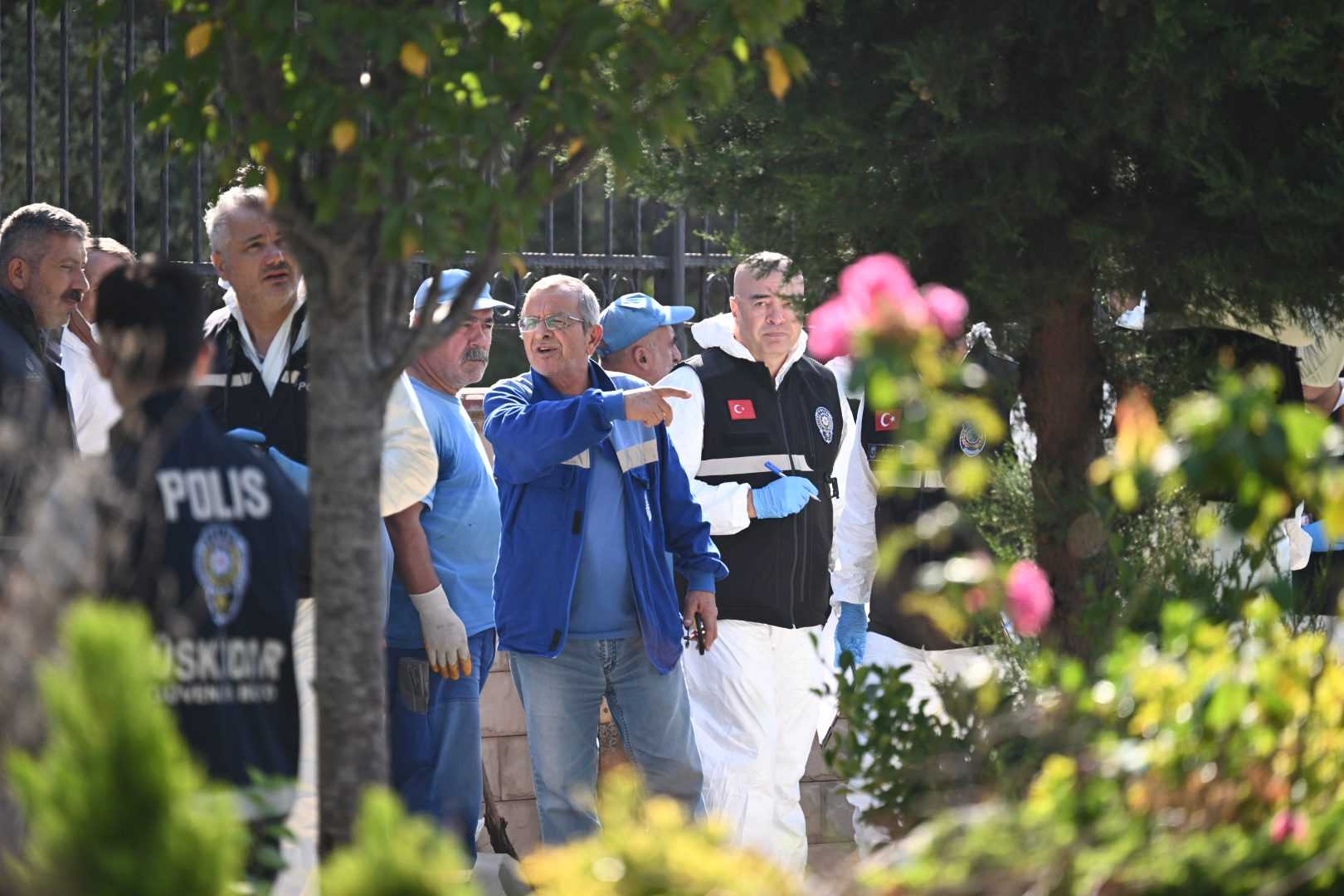Cem Garipoğlu'nun Mezarı Açıldı: Gerçek Ortaya Çıkacak 5 AA 20241003 35806203 35806174 CEM GARIPOGLUNUN MEZARININ ACILMASI ISLEMLERI BASLADI