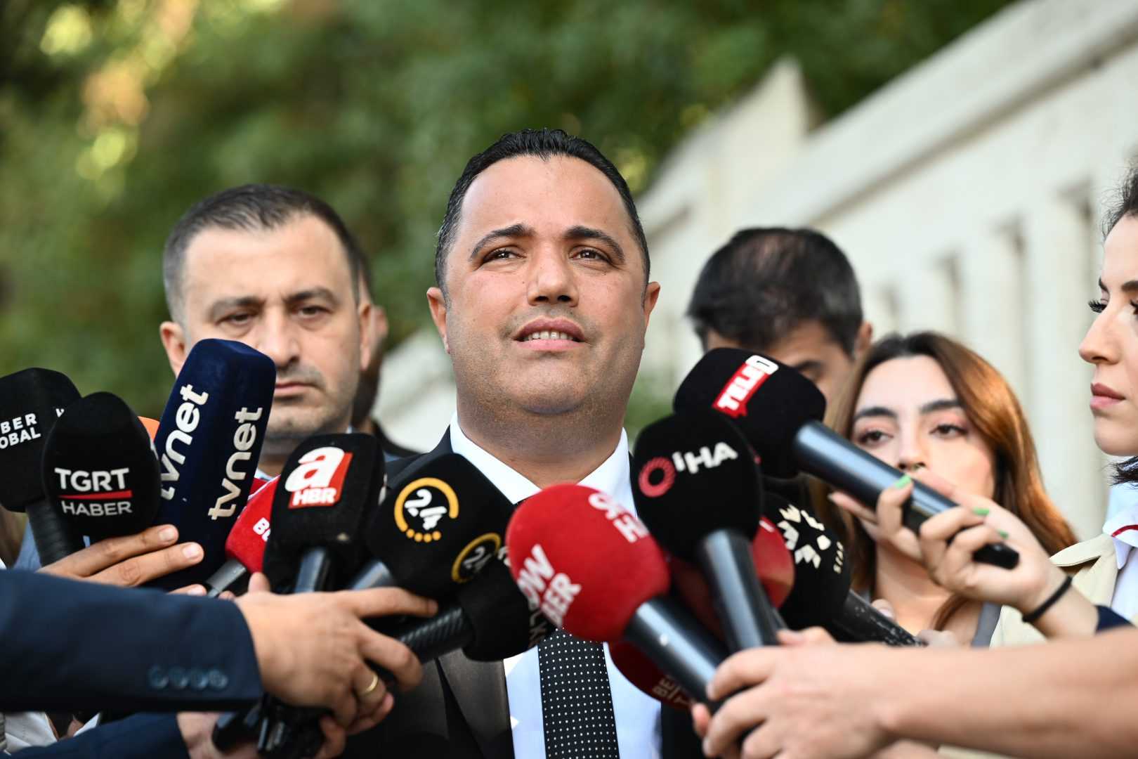 AA 20241003 35806203 35806185 CEM GARIPOGLUNUN MEZARININ ACILMASI ISLEMLERI BASLADI