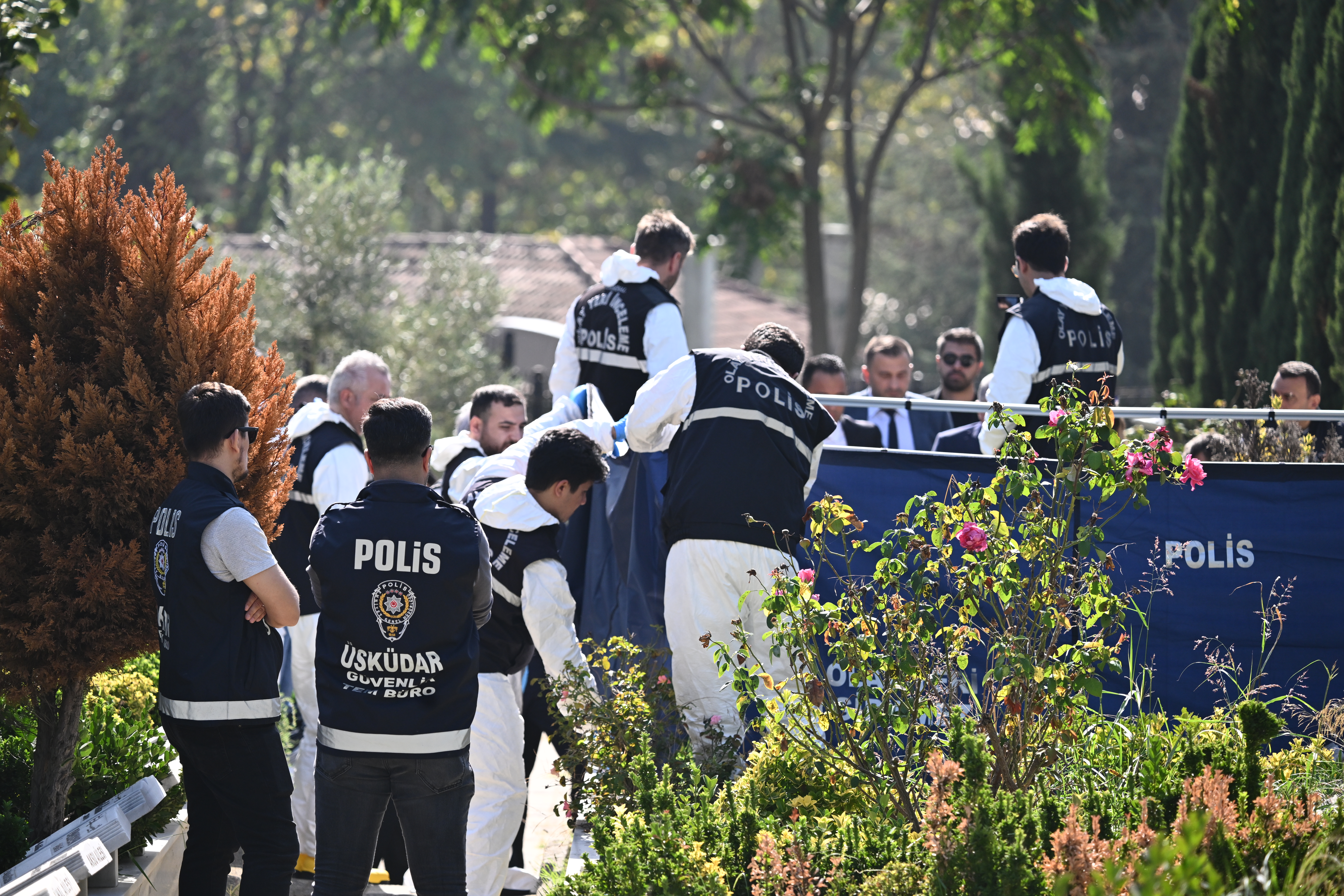Cem Garipoğlu'nun Mezarı Açıldı: Gerçek Ortaya Çıkacak 4 AA 20241003 35806203 35806193 CEM GARIPOGLUNUN MEZARININ ACILMASI ISLEMLERI BASLADI
