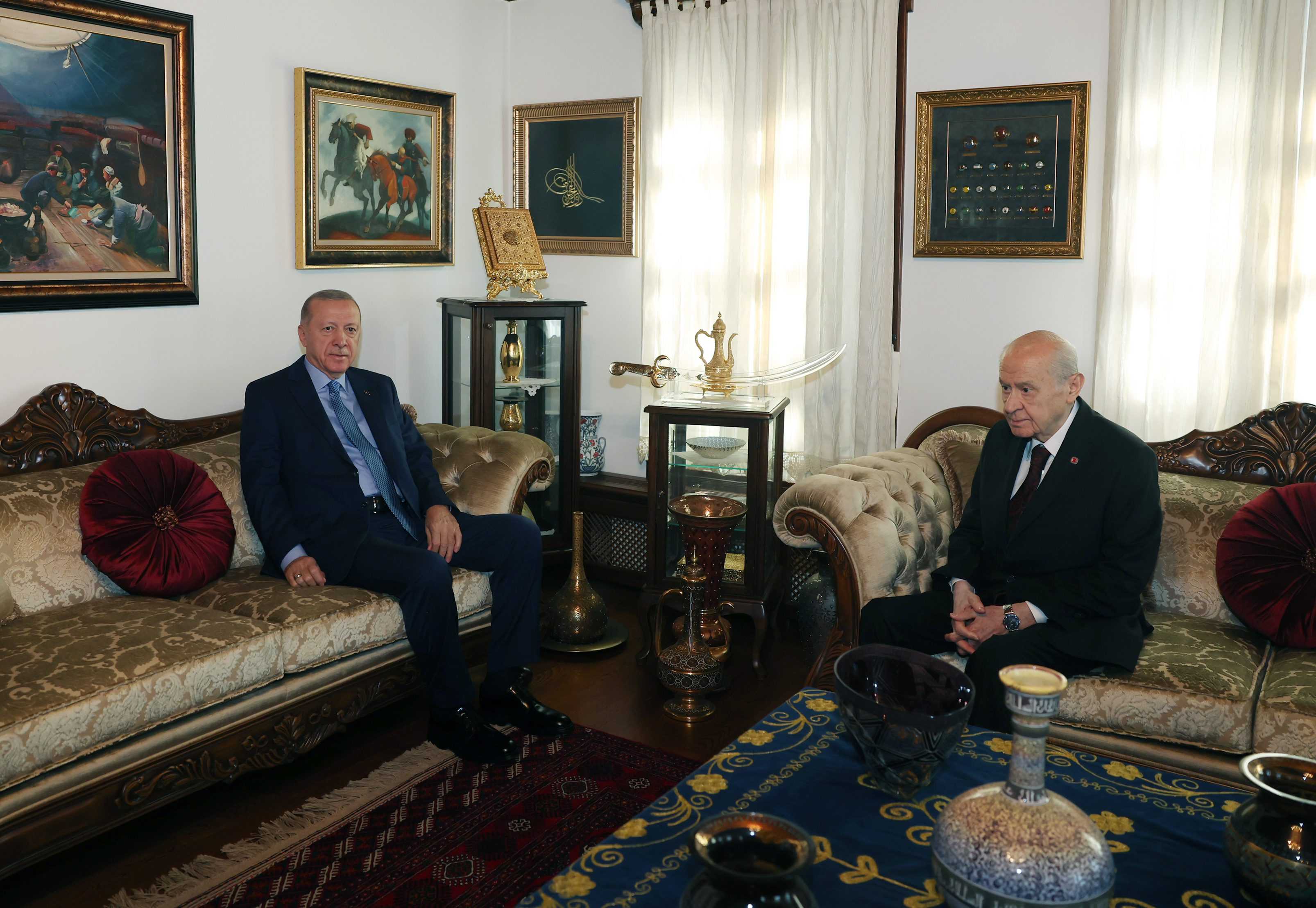 MGK Öncesi Sürpriz Zirve: Erdoğan ve Bahçeli Bir Arada 2 AA 20241003 35808508 35808506 CUMHURBASKANI ERDOGAN MHP GENEL BASKANI BAHCELIYI ZIYARET ETTI