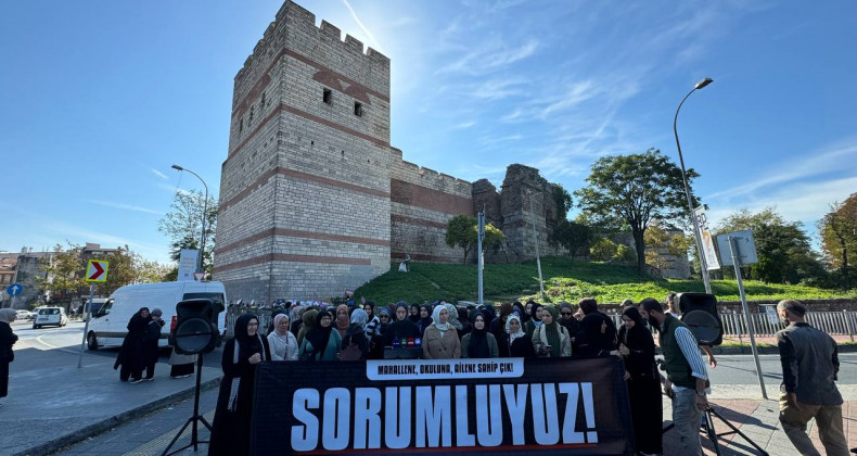 Edirnekapı Surları Önünde Kadına Yönelik Şiddet Protesto Edildi