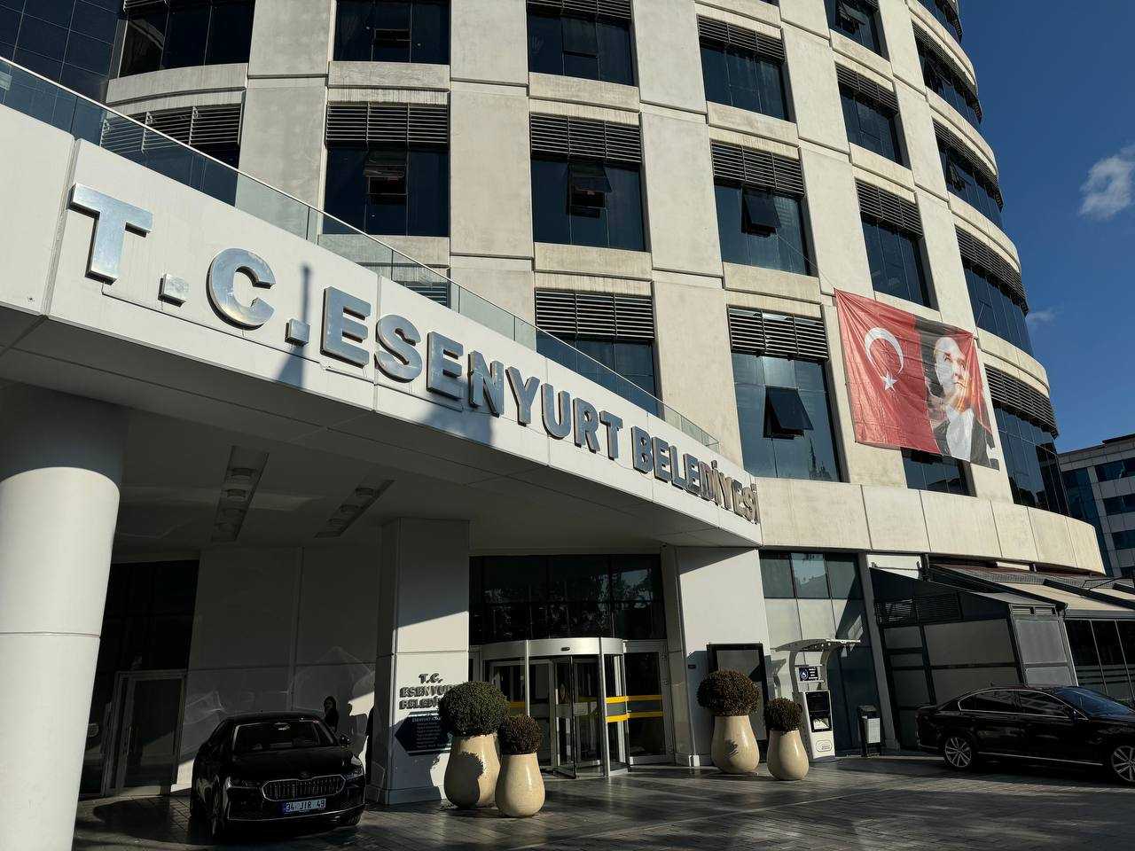 AA 20241030 36055100 36055097 ESENYURT BELEDIYE BASKANI AHMET OZER TEROR SORUSTURMASI KAPSAMINDA GOZALTINA ALINDI