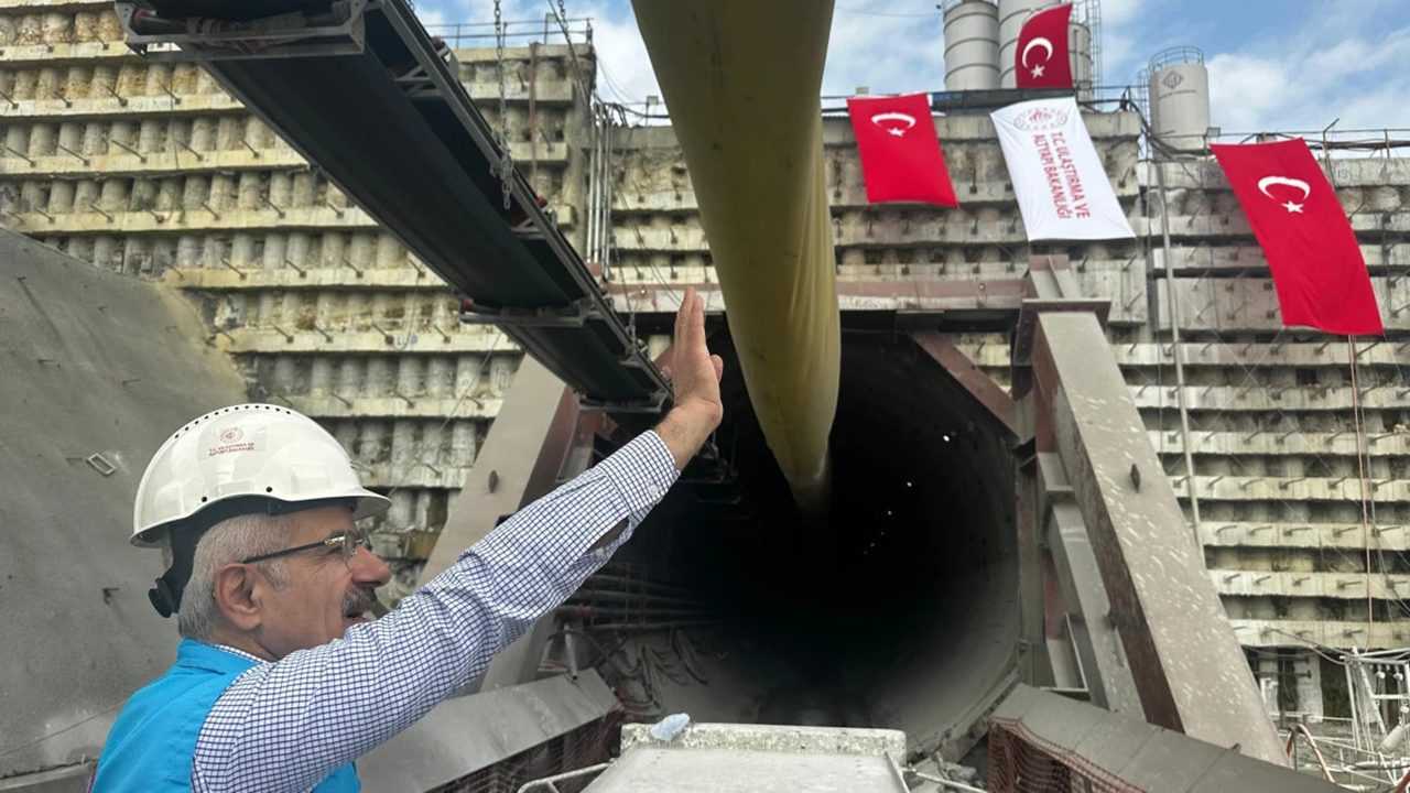 Bakan Uraloğlu'ndan Tarihi Müjde: Hızlı Tren Hattı Yolda 2 Bakan Uraloglundan Tarihi Mujde Hizli Tren Hatti Yolda 3