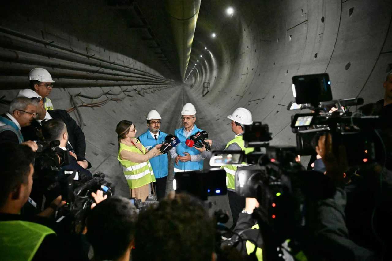 Bakan Uraloğlu'ndan Tarihi Müjde: Hızlı Tren Hattı Yolda 3 Bakan Uraloglundan Tarihi Mujde Hizli Tren Hatti Yolda 4