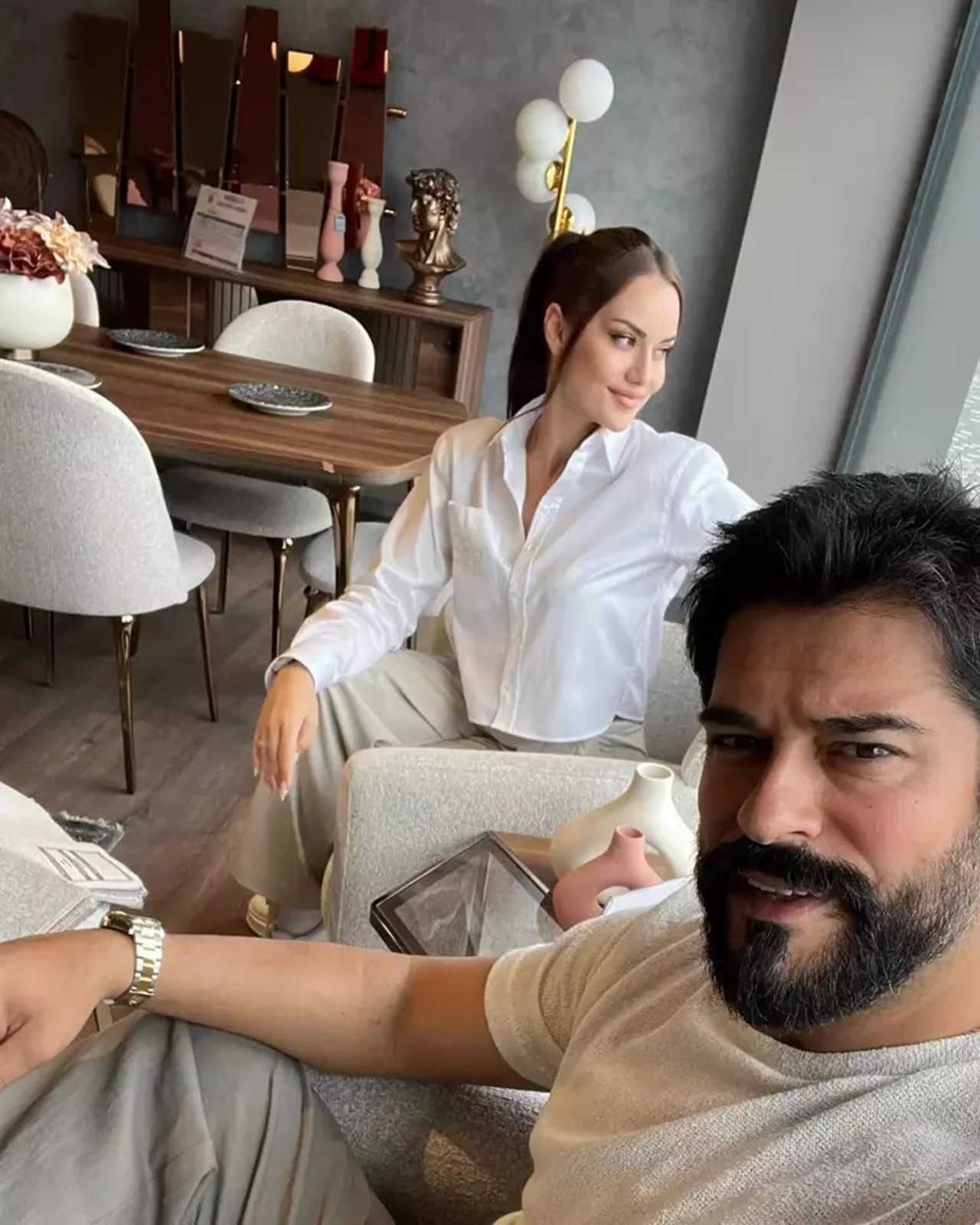 Burak Ozcivit ve Fahriye Evcen Zorlu AVMde Alisveriste 3