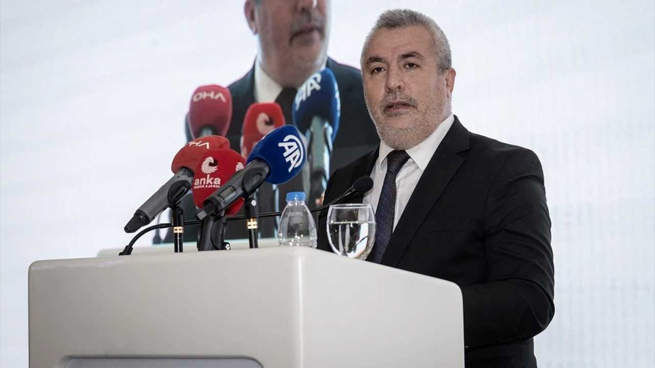 E-Sınav ile Eğitimde Yeni Dönem: 2025'te Hedefler Belirlendi 1 E Sinav ile Egitimde Yeni Donem 2025te Hedefler Belirlendi 1