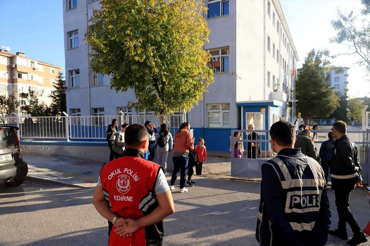 Edirnede Okul Polisi Gorevde Guvenli Egitim Basladi 9