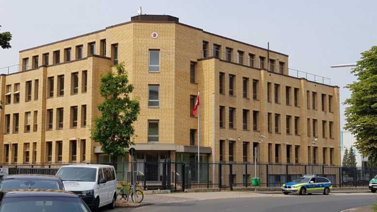 7200 Euro Maaşlı Aşçı Ataşelikte! Almanca Bilmiyor İddiası.. 2 GZRsS04W8AE11AQ