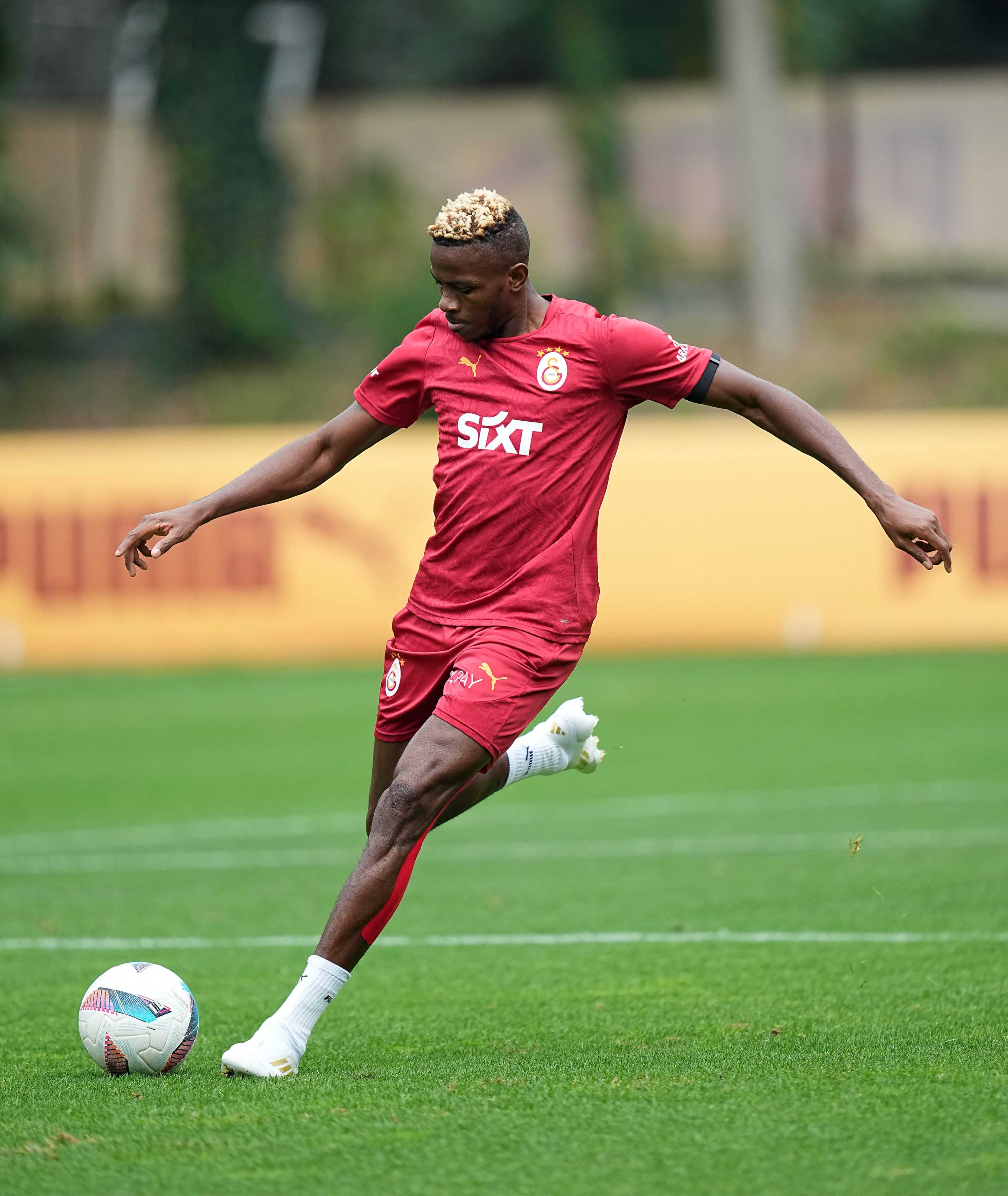 Galatasaray'da Victor Osimhen Geri Döndü! 4 GZszOrHWsAY1WFz