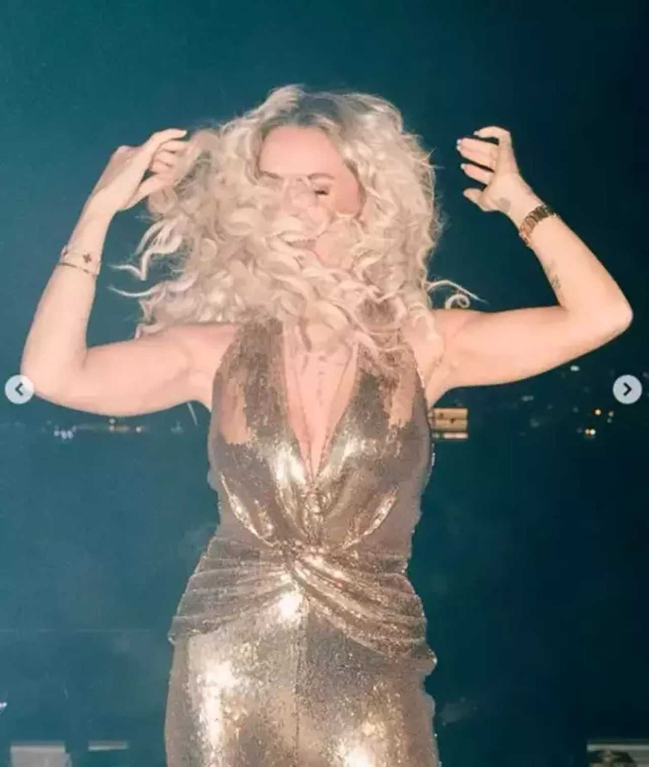 Hadise’nin Işıltılı Doğum Günü Gecesi Olay Oldu 2 Hadisenin Isiltili Dogum Gunu Gecesi Olay Oldu 3