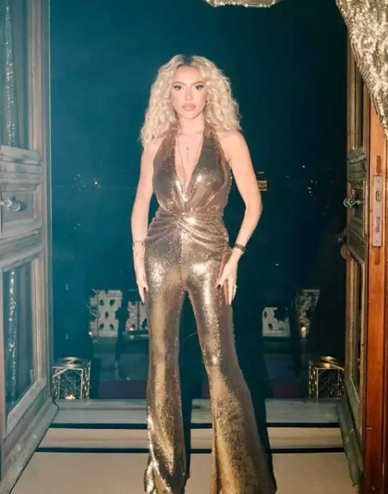 Hadise’nin Işıltılı Doğum Günü Gecesi Olay Oldu 3 Hadisenin Isiltili Dogum Gunu Gecesi Olay Oldu 4