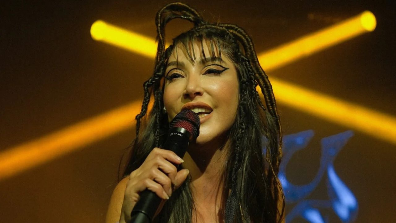 Hande Yener: İnsanlıktan Utanıyorum, Hayvan Olmak İsterdim 2 Hande Yener Insanliktan Utaniyorum Hayvan Olmak Isterdim 3