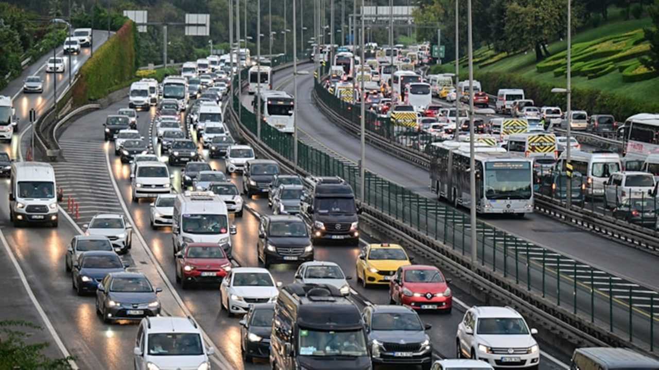İstanbul’a Sağanak Uyarısı: Sel ve Fırtına Kapıda 3 Istanbula Saganak Uyarisi Sel ve Firtina Kapida 4