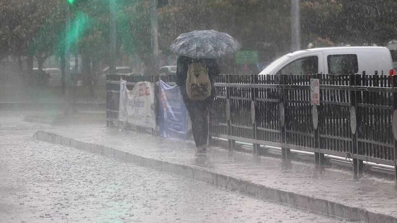 Istanbulda Yagmur Izmirde Gunes Sivasta Kar 4