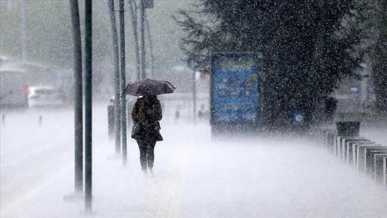 Istanbulda Yagmur Izmirde Gunes Sivasta Kar 8