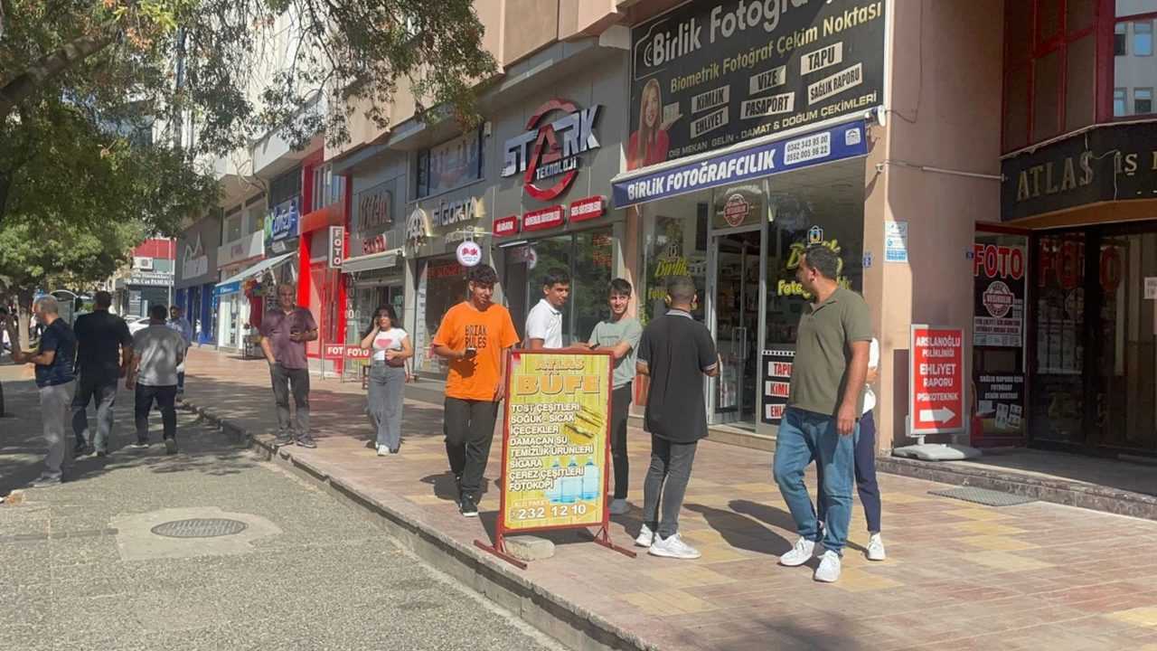 Malatya'yı Sarsan 5.9'luk Deprem: Panik ve Çökmeler 2 Malatyayi Sarsan 5.9luk Deprem Panik ve Cokmeler 3