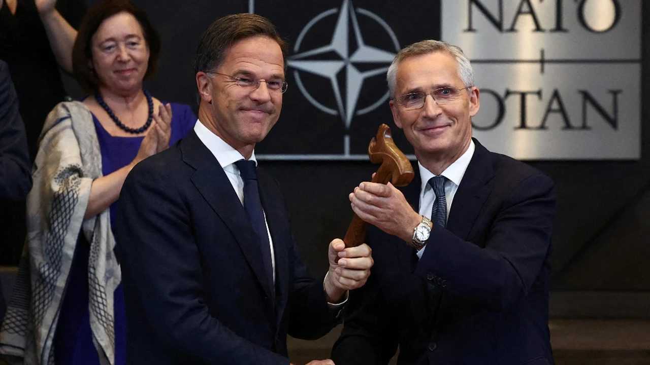 NATO'da Tarihi Değişim: Stoltenberg'den Görevi Devraldı 1 NATOda Tarihi Degisim Stoltenbergden Gorevi Devraldi 1