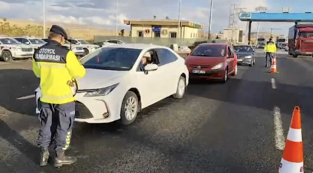 Trafikte Kural Tanımayanlara Ceza Yağdı 2 Trafikte Kural Tanimayanlara Ceza Yagdi 2