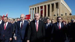 Türkiye Cumhuriyeti 101 Yaşında: Coşkulu Anıtkabir Ziyareti