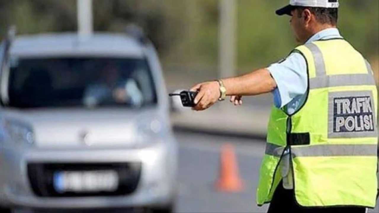 2025’te Trafik Cezaları Uçuyor: Yeni Tutarlar Şaşırtıyor 1 2025te Trafik Cezalari Ucuyor Yeni Tutarlar Sasirtiyor 2