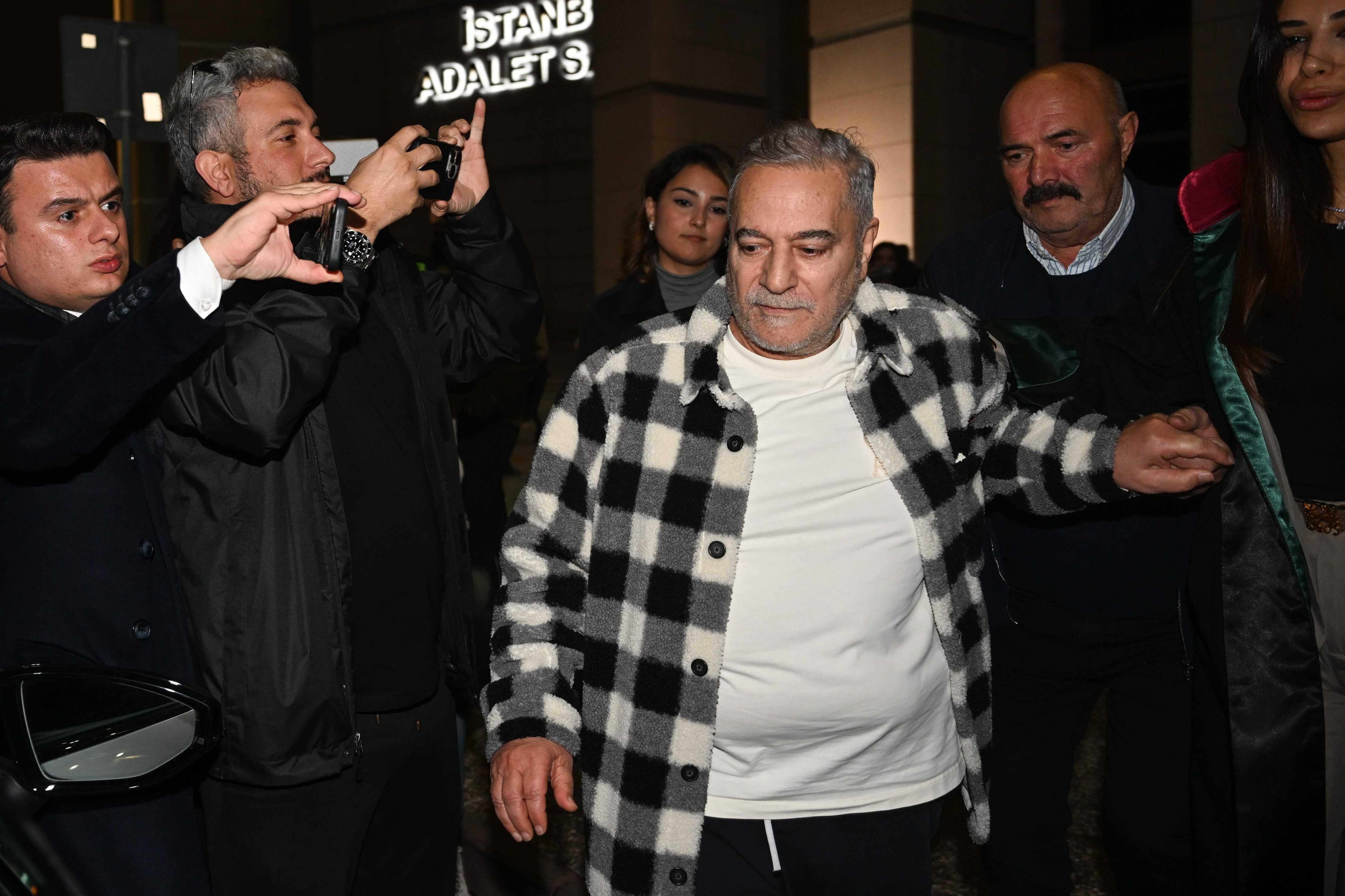 Mehmet Ali Erbil ve Serdar Ortaç İçin Ev Hapsine İtiraz 4 AA 20241111 36169150 36169141 YASA DISI BAHIS SORUSTURMASINDA SERDAR ORTAC VE MEHMET ALI ERBILE EV HAPSI KARARI