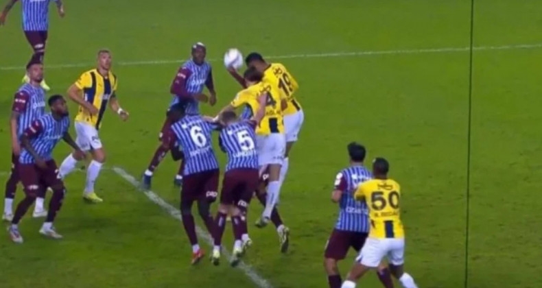 Derbide Penaltı Gerilimi: VAR Kararı Gündemde