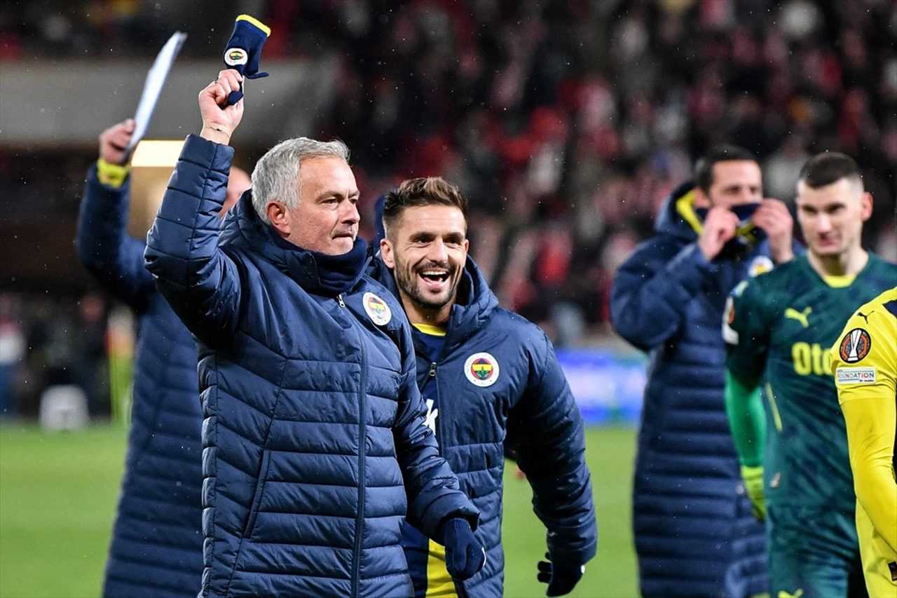 Fenerbahçe Prag’da Şov Yaptı: Mourinho’nun Zafer Planı 1 Fenerbahce Pragda Sov Yapti Mourinhonun Zafer Plani 3