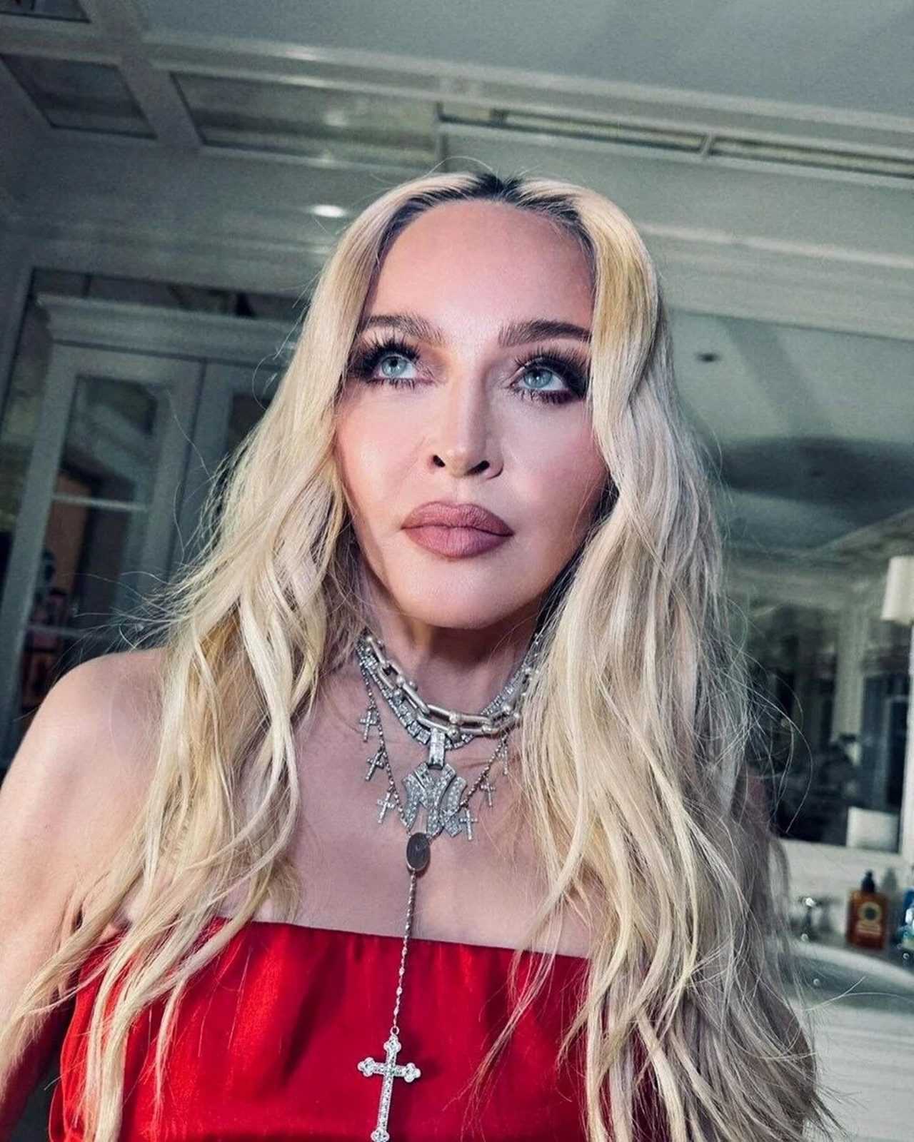 Film mi, Dizi mi? Madonna Takipçilerine Soruyor 1 Film mi Dizi mi Madonna Takipcilerine Soruyor 1