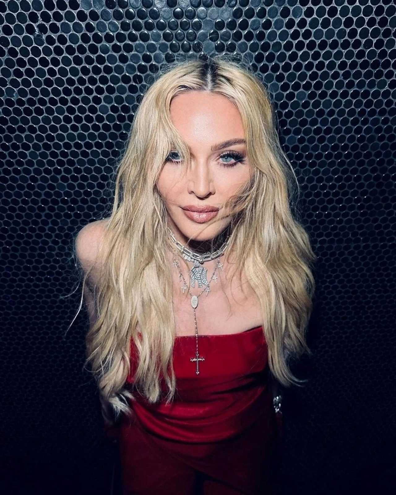 Film mi, Dizi mi? Madonna Takipçilerine Soruyor 3 Film mi Dizi mi Madonna Takipcilerine Soruyor 4