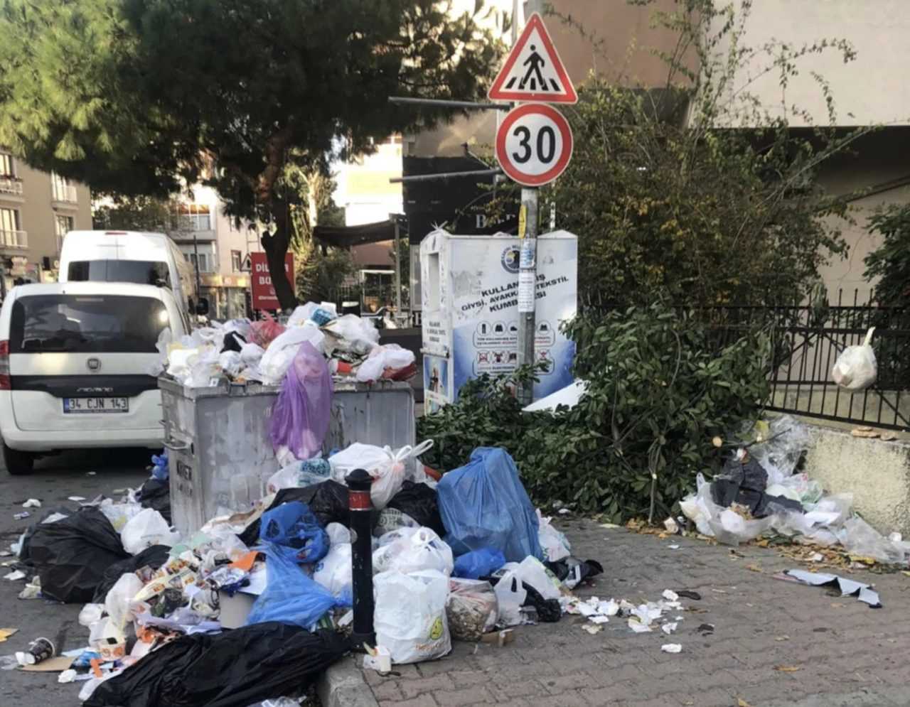 Maaş Krizi: CHP'li Belediyelerde Süresiz Grev 4 Maas Krizi CHPli Belediyelerde Suresiz Grev 5