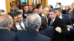 Meclis’te Gergin Anlar: CHP’li Vekiller Bakan’a Saldırdı