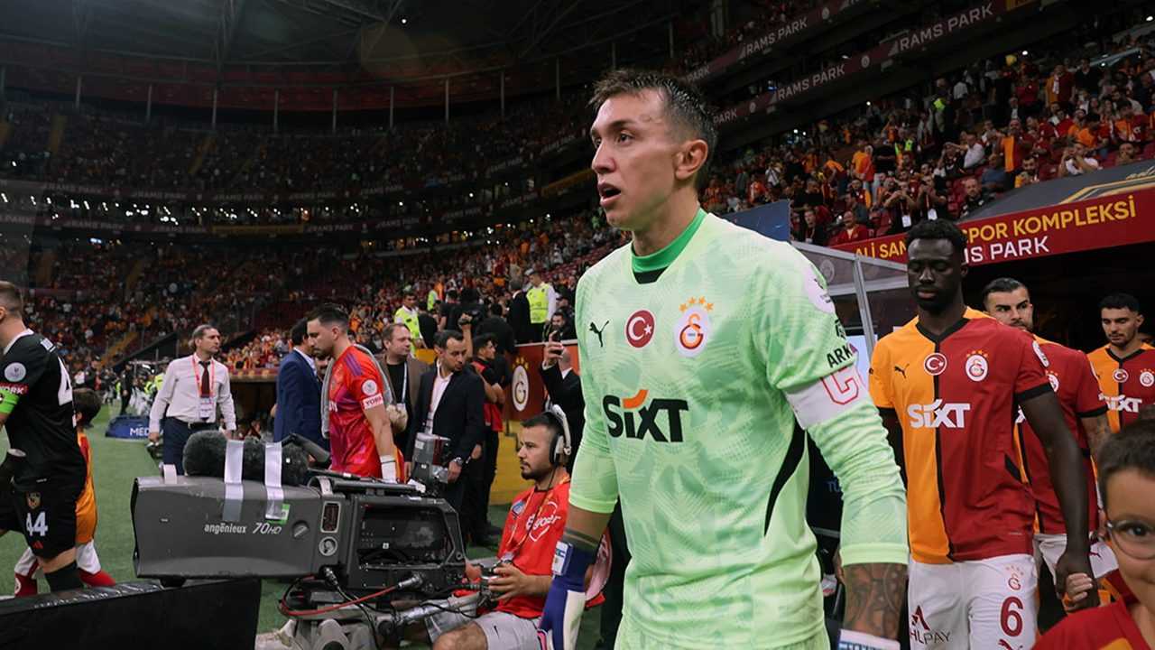 Muslera'dan Şok Karar: Efsane Kapanıyor 3 Musleranin Ayriligi Galatasarayin Efsanesine Son 4
