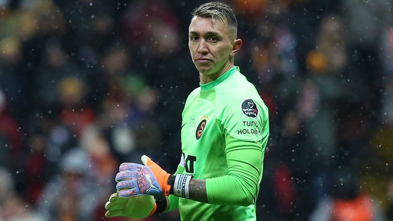 Muslera'dan Şok Karar: Efsane Kapanıyor 4 Musleranin Ayriligi Galatasarayin Efsanesine Son 5