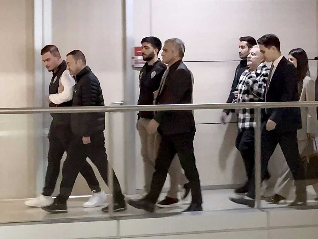 Yasa Dışı Bahis Çetesi: Ünlüler ve Fenomenlere Şok Operasyon 4 Yasa Disi Bahis Cetesi Unluler ve Fenomenlere Sok Operasyon 5