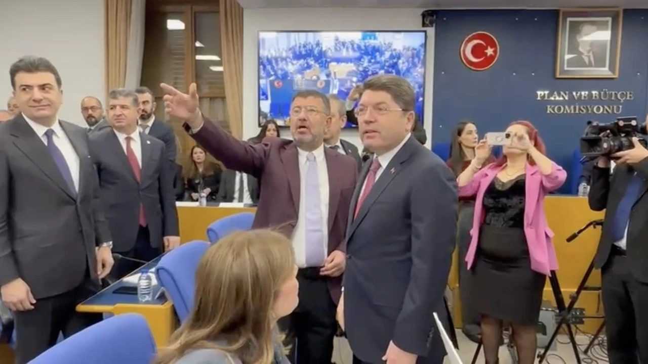 CHP’nin Sansür İddiası TBMM’de Çökertildi 1 chpnin sansur iddiasi tbmmde cokertildi 2