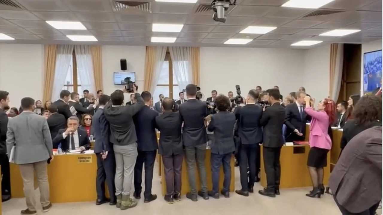CHP’nin Sansür İddiası TBMM’de Çökertildi 2 chpnin sansur iddiasi tbmmde cokertildi 3